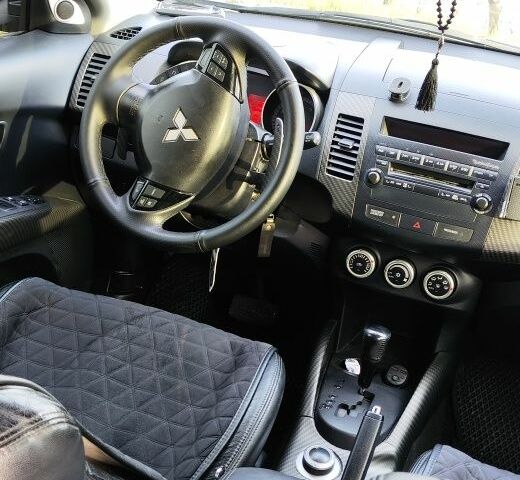 Чорний Міцубісі Аутлендер, об'ємом двигуна 3 л та пробігом 190 тис. км за 10000 $, фото 6 на Automoto.ua