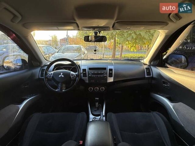 Черный Мицубиси Аутлендер, объемом двигателя 3 л и пробегом 198 тыс. км за 9500 $, фото 13 на Automoto.ua