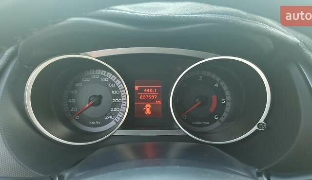 Черный Мицубиси Аутлендер, объемом двигателя 1.97 л и пробегом 244 тыс. км за 9000 $, фото 13 на Automoto.ua