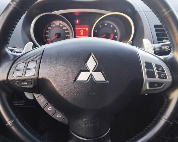 Черный Мицубиси Аутлендер, объемом двигателя 3 л и пробегом 225 тыс. км за 9200 $, фото 9 на Automoto.ua