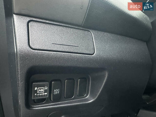 Чорний Міцубісі Аутлендер, об'ємом двигуна 2.4 л та пробігом 230 тис. км за 8300 $, фото 19 на Automoto.ua