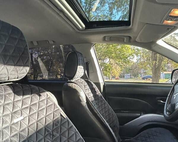 Міцубісі Аутлендер 2007 у Миколаєві на Automoto.ua Чорний Міцубісі Аутлендер, об'ємом двигуна 3 л та пробігом 265 тис. км за 7200 $, фото 13 на Automoto.ua