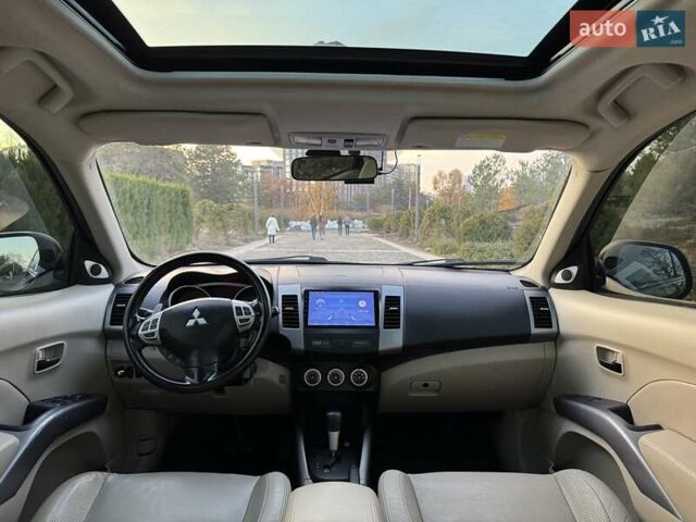 Черный Мицубиси Аутлендер, объемом двигателя 3 л и пробегом 205 тыс. км за 11300 $, фото 16 на Automoto.ua