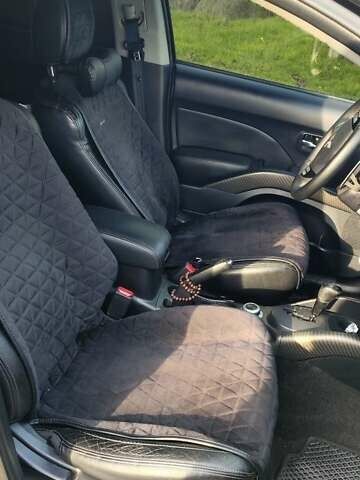 Черный Мицубиси Аутлендер, объемом двигателя 3 л и пробегом 190 тыс. км за 10000 $, фото 4 на Automoto.ua