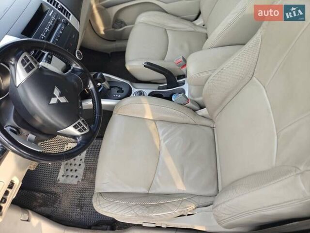 Черный Мицубиси Аутлендер, объемом двигателя 3 л и пробегом 155 тыс. км за 9800 $, фото 13 на Automoto.ua