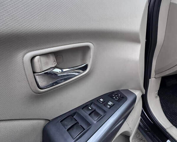 Черный Мицубиси Аутлендер, объемом двигателя 3 л и пробегом 202 тыс. км за 9999 $, фото 10 на Automoto.ua