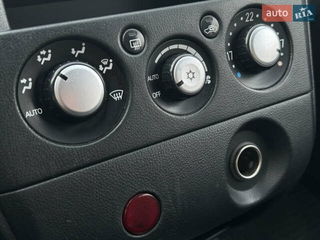 Черный Мицубиси Аутлендер, объемом двигателя 2.4 л и пробегом 320 тыс. км за 5999 $, фото 9 на Automoto.ua