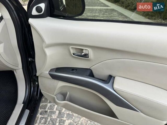 Черный Мицубиси Аутлендер, объемом двигателя 3 л и пробегом 205 тыс. км за 11300 $, фото 19 на Automoto.ua