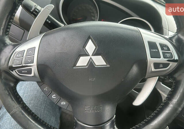 Міцубісі Аутлендер 2007 у Измаиле на Automoto.ua Чорний Міцубісі Аутлендер, об'ємом двигуна 2.36 л та пробігом 240 тис. км за 8500 $, фото 22 на Automoto.ua