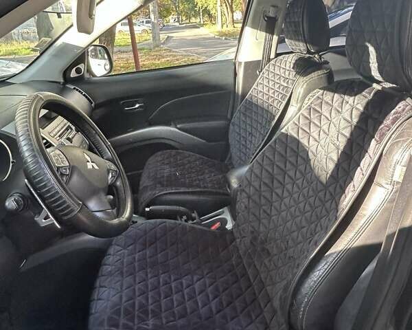Міцубісі Аутлендер 2007 у Миколаєві на Automoto.ua Чорний Міцубісі Аутлендер, об'ємом двигуна 3 л та пробігом 265 тис. км за 7200 $, фото 9 на Automoto.ua