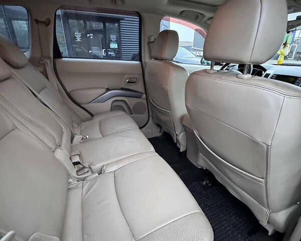 Черный Мицубиси Аутлендер, объемом двигателя 3 л и пробегом 202 тыс. км за 9999 $, фото 14 на Automoto.ua