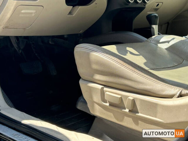 Чорний Міцубісі Аутлендер, об'ємом двигуна 3 л та пробігом 228 тис. км за 10200 $, фото 9 на Automoto.ua