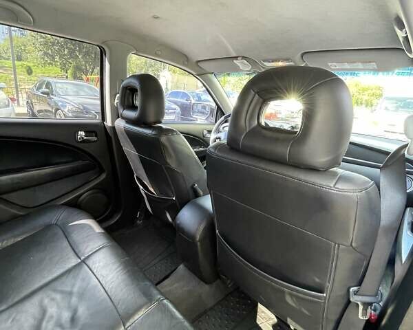 Черный Мицубиси Аутлендер, объемом двигателя 2.38 л и пробегом 310 тыс. км за 7500 $, фото 14 на Automoto.ua