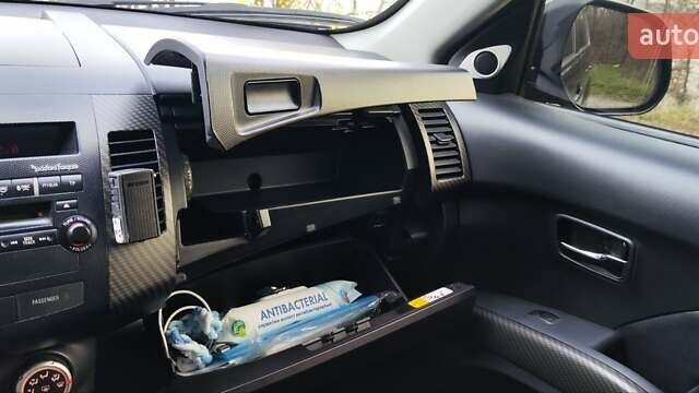 Черный Мицубиси Аутлендер, объемом двигателя 3 л и пробегом 190 тыс. км за 10000 $, фото 15 на Automoto.ua