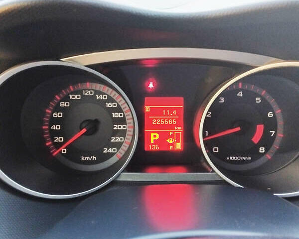 Черный Мицубиси Аутлендер, объемом двигателя 3 л и пробегом 225 тыс. км за 9200 $, фото 11 на Automoto.ua