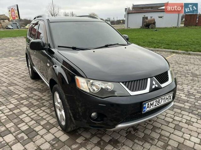 Черный Мицубиси Аутлендер, объемом двигателя 3 л и пробегом 200 тыс. км за 7999 $, фото 7 на Automoto.ua