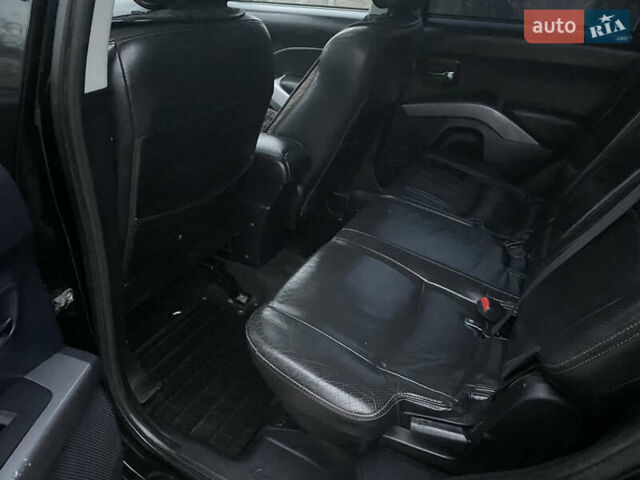 Чорний Міцубісі Аутлендер, об'ємом двигуна 3 л та пробігом 265 тис. км за 9200 $, фото 12 на Automoto.ua