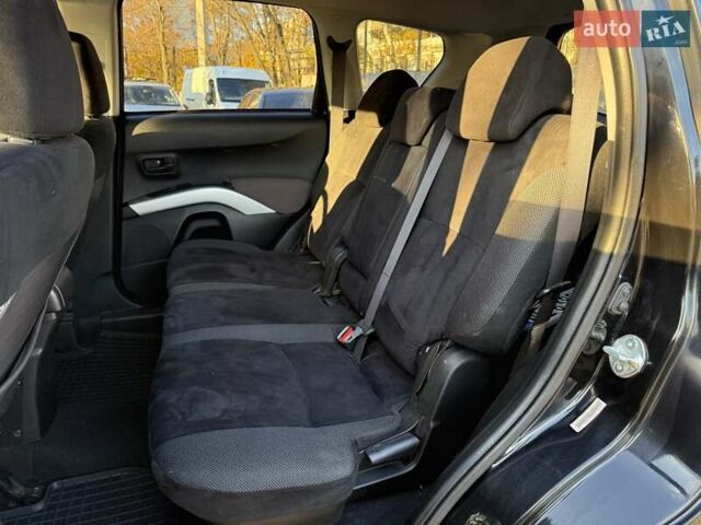 Черный Мицубиси Аутлендер, объемом двигателя 3 л и пробегом 198 тыс. км за 9500 $, фото 9 на Automoto.ua