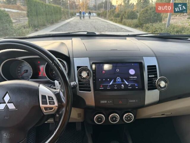 Черный Мицубиси Аутлендер, объемом двигателя 3 л и пробегом 205 тыс. км за 11300 $, фото 14 на Automoto.ua