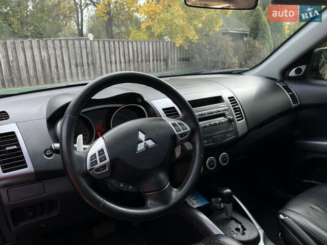 Чорний Міцубісі Аутлендер, об'ємом двигуна 3 л та пробігом 137 тис. км за 9800 $, фото 14 на Automoto.ua