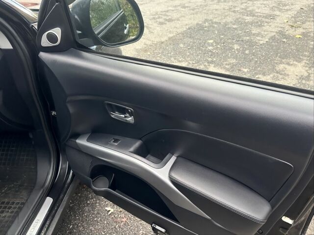 Черный Мицубиси Аутлендер, объемом двигателя 2.4 л и пробегом 230 тыс. км за 8500 $, фото 17 на Automoto.ua