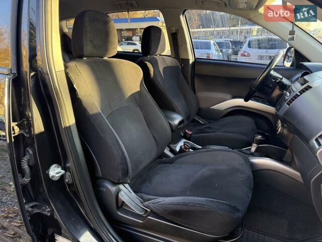 Черный Мицубиси Аутлендер, объемом двигателя 3 л и пробегом 198 тыс. км за 9500 $, фото 11 на Automoto.ua