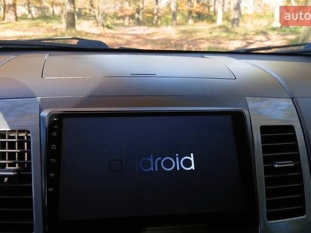 Міцубісі Аутлендер 2007 у Белой Церкве на Automoto.ua Чорний Міцубісі Аутлендер, об'ємом двигуна 3 л та пробігом 230 тис. км за 8800 $, фото 17 на Automoto.ua