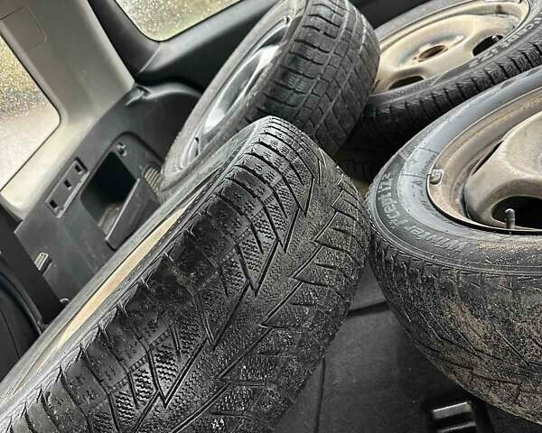 Черный Мицубиси Аутлендер, объемом двигателя 2 л и пробегом 295 тыс. км за 5300 $, фото 19 на Automoto.ua