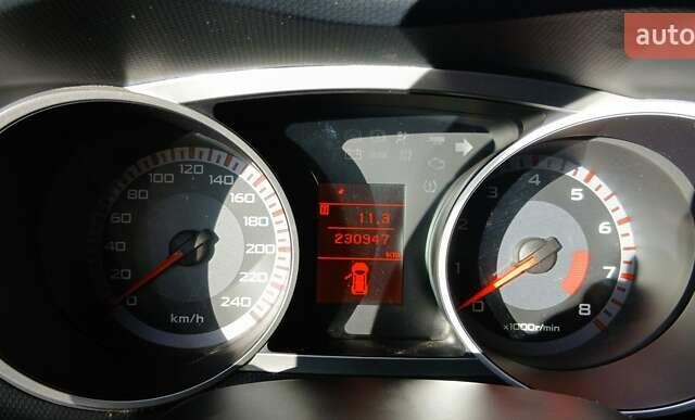 Міцубісі Аутлендер 2007 у Белой Церкве на Automoto.ua Чорний Міцубісі Аутлендер, об'ємом двигуна 3 л та пробігом 230 тис. км за 8800 $, фото 14 на Automoto.ua