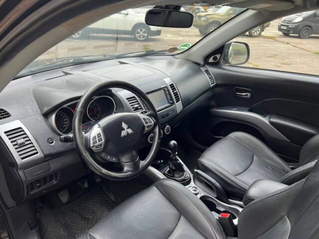 Черный Мицубиси Аутлендер, объемом двигателя 2.2 л и пробегом 190 тыс. км за 4800 $, фото 3 на Automoto.ua