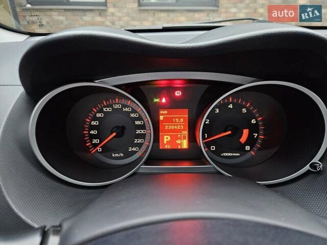 Черный Мицубиси Аутлендер, объемом двигателя 3 л и пробегом 238 тыс. км за 10800 $, фото 25 на Automoto.ua