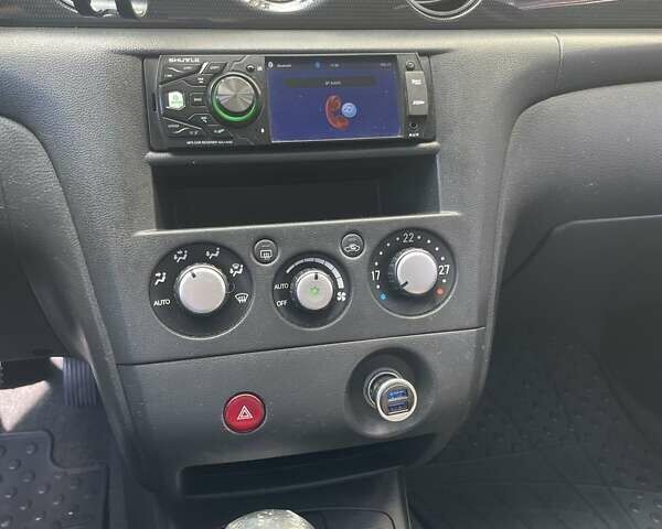 Черный Мицубиси Аутлендер, объемом двигателя 2.38 л и пробегом 310 тыс. км за 7500 $, фото 22 на Automoto.ua