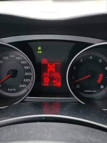 Черный Мицубиси Аутлендер, объемом двигателя 3 л и пробегом 190 тыс. км за 10000 $, фото 8 на Automoto.ua