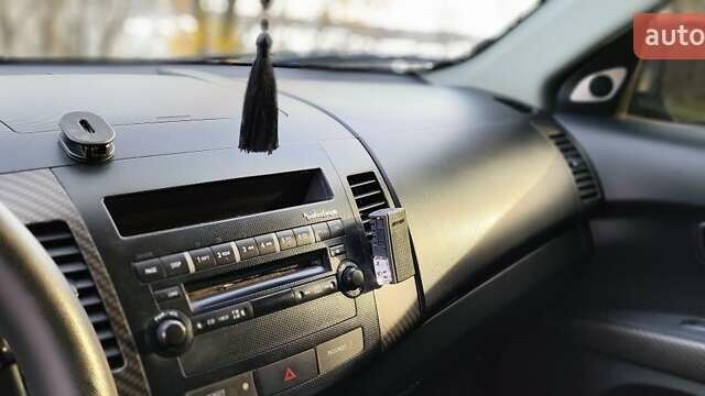 Черный Мицубиси Аутлендер, объемом двигателя 3 л и пробегом 190 тыс. км за 10000 $, фото 3 на Automoto.ua