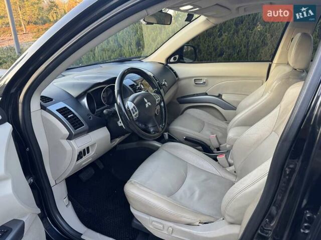 Черный Мицубиси Аутлендер, объемом двигателя 3 л и пробегом 205 тыс. км за 11300 $, фото 10 на Automoto.ua