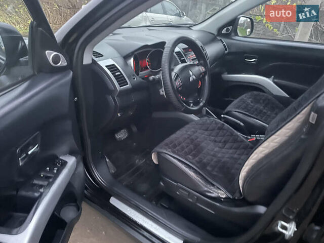 Чорний Міцубісі Аутлендер, об'ємом двигуна 3 л та пробігом 265 тис. км за 9200 $, фото 10 на Automoto.ua