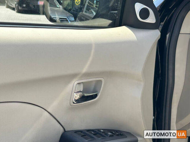 Чорний Міцубісі Аутлендер, об'ємом двигуна 3 л та пробігом 228 тис. км за 10200 $, фото 6 на Automoto.ua