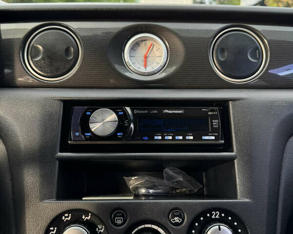 Чорний Міцубісі Аутлендер, об'ємом двигуна 2 л та пробігом 280 тис. км за 7500 $, фото 9 на Automoto.ua