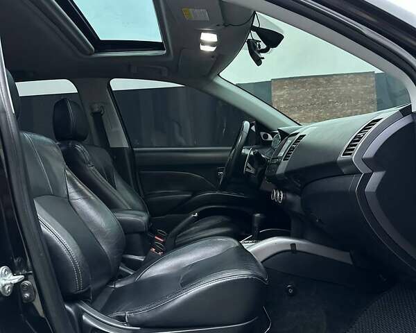 Черный Мицубиси Аутлендер, объемом двигателя 3 л и пробегом 248 тыс. км за 9800 $, фото 41 на Automoto.ua