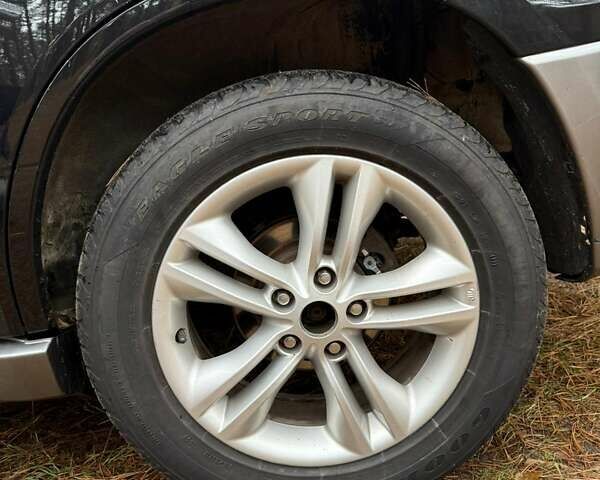 Черный Мицубиси Аутлендер, объемом двигателя 2 л и пробегом 232 тыс. км за 7000 $, фото 2 на Automoto.ua