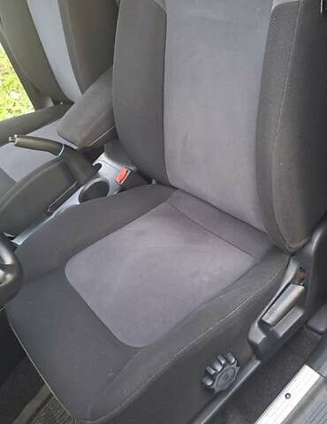 Міцубісі Аутлендер 2008 у Галиче на Automoto.ua Чорний Міцубісі Аутлендер, об'ємом двигуна 2 л та пробігом 112 тис. км за 7350 $, фото 11 на Automoto.ua