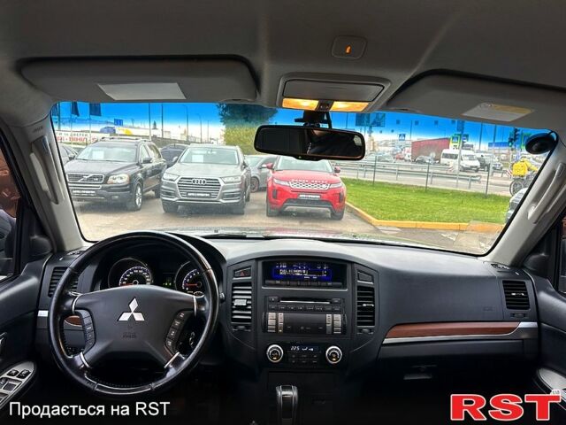 Черный Мицубиси Аутлендер, объемом двигателя 3 л и пробегом 218 тыс. км за 11950 $, фото 9 на Automoto.ua