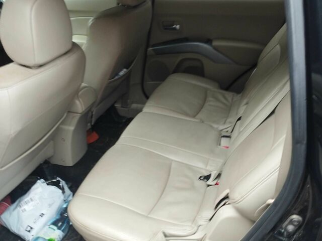 Черный Мицубиси Аутлендер, объемом двигателя 2 л и пробегом 242 тыс. км за 5500 $, фото 9 на Automoto.ua