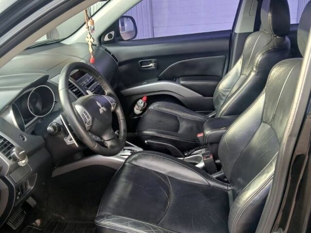 Чорний Міцубісі Аутлендер, об'ємом двигуна 3 л та пробігом 300 тис. км за 9600 $, фото 10 на Automoto.ua