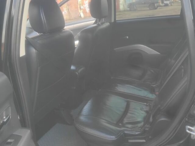 Черный Мицубиси Аутлендер, объемом двигателя 3 л и пробегом 300 тыс. км за 9000 $, фото 2 на Automoto.ua