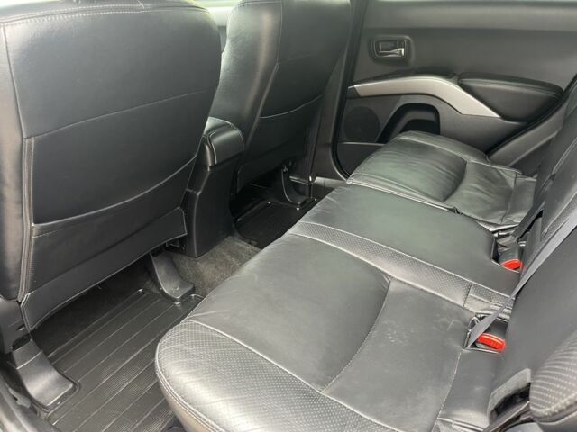 Черный Мицубиси Аутлендер, объемом двигателя 3 л и пробегом 235 тыс. км за 9800 $, фото 11 на Automoto.ua