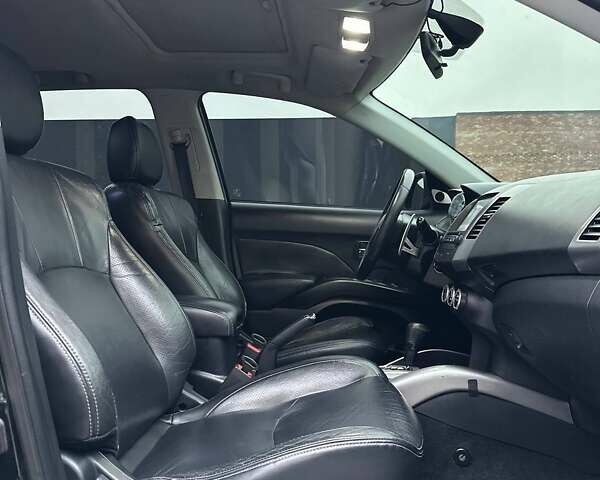 Черный Мицубиси Аутлендер, объемом двигателя 3 л и пробегом 248 тыс. км за 9800 $, фото 40 на Automoto.ua