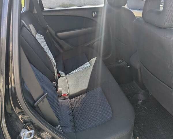 Черный Мицубиси Аутлендер, объемом двигателя 2 л и пробегом 189 тыс. км за 7100 $, фото 2 на Automoto.ua