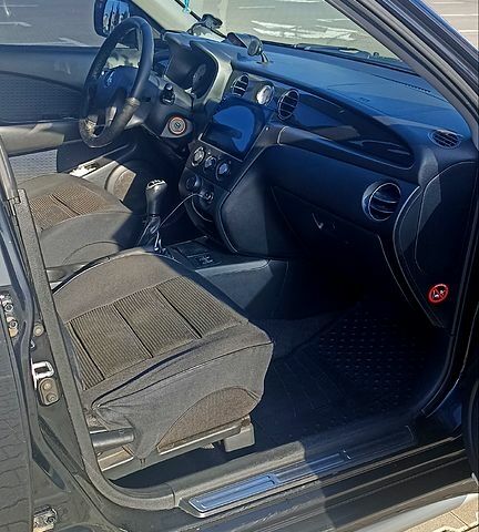 Чорний Міцубісі Аутлендер, об'ємом двигуна 2 л та пробігом 364 тис. км за 5900 $, фото 5 на Automoto.ua