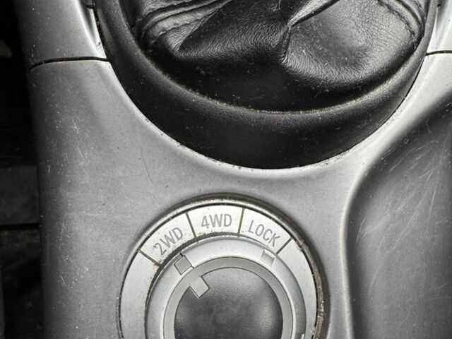 Міцубісі Аутлендер 2008 у Харкові на Automoto.ua Чорний Міцубісі Аутлендер, об'ємом двигуна 2 л та пробігом 320 тис. км за 5946 $, фото 14 на Automoto.ua